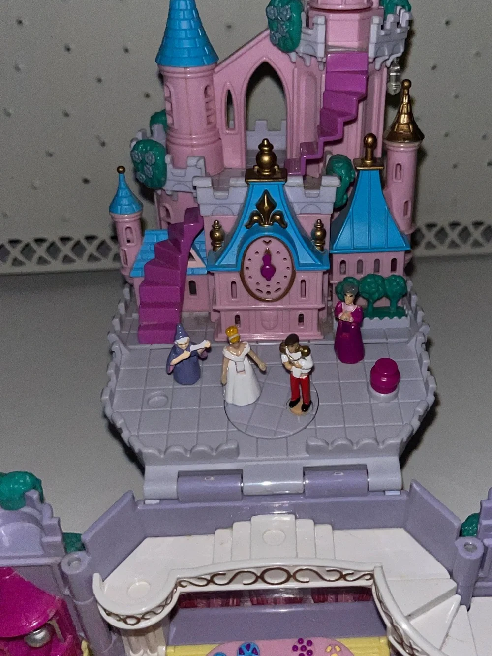 Vintage 1995 Polly Pocket Disney Cinderella's Enchanted Castle with figures - Picture 3 of 15